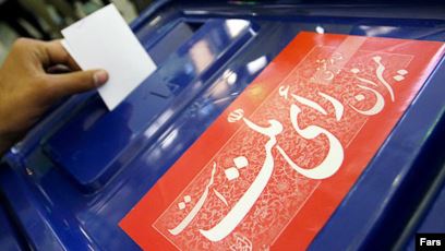 پخش زنده حضورحماسی و با شکوه مردم در پای صندوق های رای از صدا وسیمای مرکز ایلام