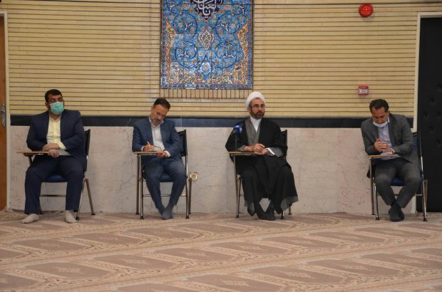 انتقاد امام جمعه ایلام از عملکرد شورای شهر ؛ چشم انداز شورای شهر ایلام مشخص نیست/بی جواب ماندن سوالات مردم از شورا