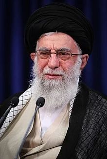 رهبر انقلاب اسلامی در دیدار اعضای ستاد بزرگداشت شهید سلیمانی و خانواده آن شهید: آمران و قاتلان سردار سلیمانی نیز باید انتقام پس دهند
