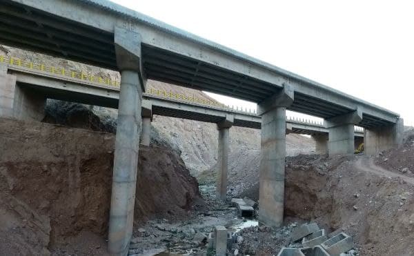 پلهای بزرگ منطقه کنجانچم درمحور ایلام- مهران درحال تکمیل و بهره برداری پلهای بزرگ منطقه کنجانچم درمحور ایلام- مهران درحال تکمیل و بهره برداری