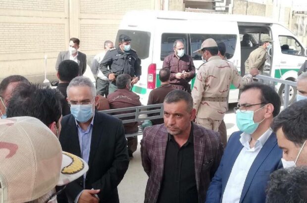 با حضور دادستان مرکز استان ایلام و جمعی از مسئولان صورت گرفت: استرداد ۱۱ زندانی ایرانی محکوم به حبس در زندان های عراق از طریق مرز مهران با حضور دادستان مرکز استان ایلام و جمعی از مسئولان صورت گرفت: استرداد ۱۱ زندانی ایرانی محکوم به حبس در زندان های عراق از طریق مرز مهران