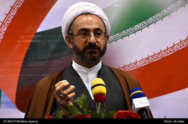 نماینده ولی فقیه در استان وامام جمعه ایلام:  انقلاب اسلامی تداوم بعثت و استمرار نهضت انبیاء است/ هزینه مقاومت کمتر و افتخار آفرین است