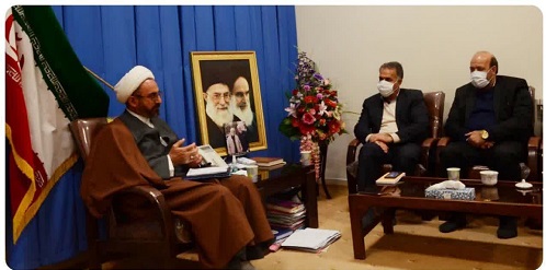 نماینده ولی فقیه در استان وامام جمعه ایلام مجموعه استانداری و مدیران جانانه با کار جهادی پای کار توسعه استان و حل مشکلات مردم باشند