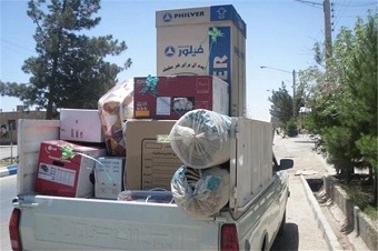 ۳۵ سری جهیزیه به نوعروسان ملکشاهی اهدا شد ۳۵ سری جهیزیه به نوعروسان ملکشاهی اهدا شد