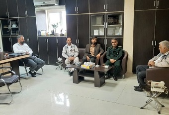 برگزاری جلسه مسئول سازمان بسیج کارگری و کارخانجات استان با مدیر عامل شرکت پتروشیمی ایلام برگزاری جلسه مسئول سازمان بسیج کارگری و کارخانجات استان با مدیر عامل شرکت پتروشیمی ایلام
