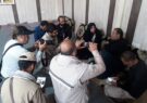 با وجود گرمای هوا و ازدحام جمعیت نگذاشتیم کسی تشنه و گرسنه بماند