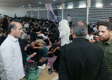کمک ۲ میلیارد ریالی به زائران در راه مانده اربعین برای بازگشت به خانه کمک ۲ میلیارد ریالی به زائران در راه مانده اربعین برای بازگشت به خانه