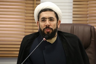 دشمنان به دنبال گرفتن هویت از جامعه هستند