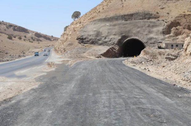مدیرکل راه و شهرسازی ایلام از مسدود شدن تونل های یک و ۲ مسیر ایلام - مهران خبر داد مدیرکل راه و شهرسازی ایلام از مسدود شدن تونل های یک و ۲ مسیر ایلام – مهران خبر داد