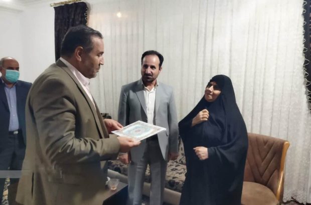 استاندار ایلام تاکید کرد: شهدا و جانبازان درس ایستادگی و شجاعت را در عمل برای تمام دنیا معنا کردند استاندار ایلام تاکید کرد: شهدا و جانبازان درس ایستادگی و شجاعت را در عمل برای تمام دنیا معنا کردند