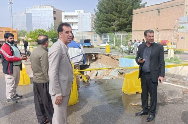 سرپرست شهرداری ایلام از شناسایی ۲۰ مکان مخاطره آمیز مستعد بروز حادثه ناشی از بارش باران در شهر ایلام خبر داد سرپرست شهرداری ایلام از شناسایی ۲۰ مکان مخاطره آمیز مستعد بروز حادثه ناشی از بارش باران در شهر ایلام خبر داد