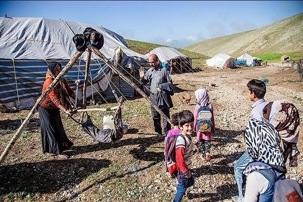 مدیرکل امور عشایری ایلام: تولید سالانه ۱۸۵۰ تن مواد لبنی توسط عشایر ایلام مدیرکل امور عشایری ایلام: تولید سالانه ۱۸۵۰ تن مواد لبنی توسط عشایر ایلام