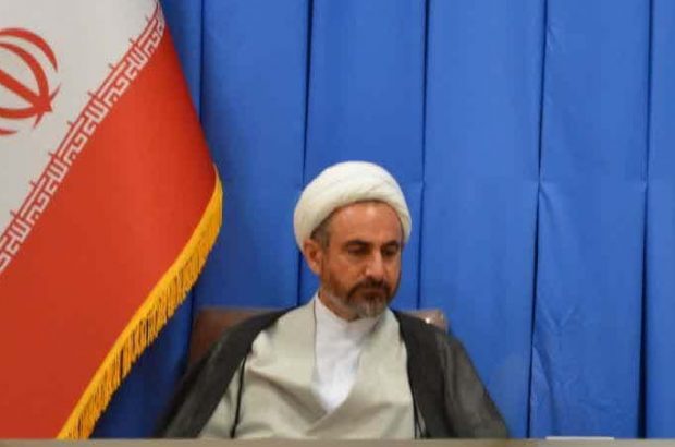امام جمعه ایلام تاکید کرد: مطالبات کارگران شهرداری باید به روز پرداخت شود امام جمعه ایلام تاکید کرد: مطالبات کارگران شهرداری باید به روز پرداخت شود