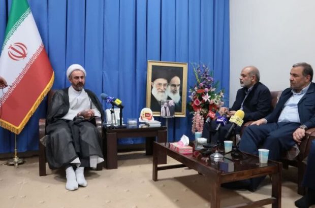 امام جمعه ایلام تاکید کرد: باید مقوله زیارت فرهنگی در بین زائران اربعین مورد توجه قرار بگیرد امام جمعه ایلام تاکید کرد: باید مقوله زیارت فرهنگی در بین زائران اربعین مورد توجه قرار بگیرد