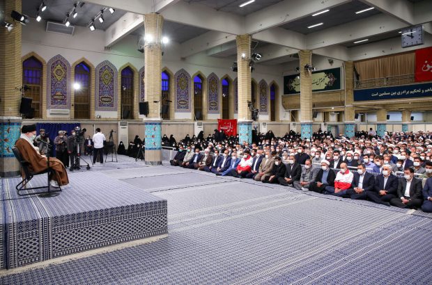دیدار جمعی از کارگزاران حج با رهبر معظم انقلاب؛ رهبر انقلاب: ایام حج فرصت مغتنمی برای آشنایی واقعی با مسائل جهانی است دیدار جمعی از کارگزاران حج با رهبر معظم انقلاب؛ رهبر انقلاب: ایام حج فرصت مغتنمی برای آشنایی واقعی با مسائل جهانی است