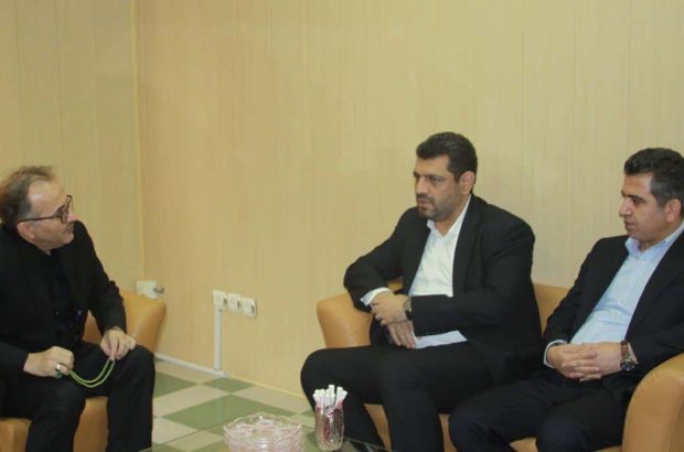 رئیس سازمان نظام دامپزشکی تاکید کرد: از اولویت های سازمان دامپزشکی برون سپاری خدمات است رئیس سازمان نظام دامپزشکی تاکید کرد: از اولویت های سازمان دامپزشکی برون سپاری خدمات است