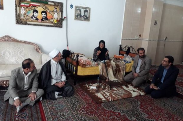 نمونه ای از رابطه معنوی و ملکوتی مادران شهدا با فرزندان شهیدشان نمونه ای از رابطه معنوی و ملکوتی مادران شهدا با فرزندان شهیدشان