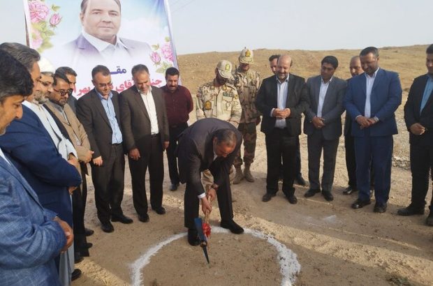 کلنگ زنی پروژه راه دسترسی بازارچه «هلال شمالی» ایلام کلنگ زنی پروژه راه دسترسی بازارچه «هلال شمالی» ایلام