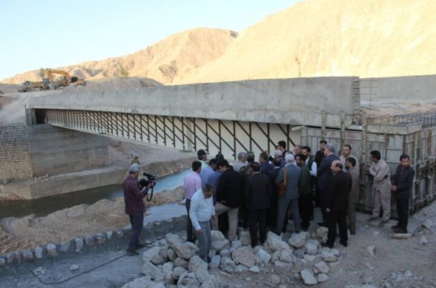 هزینه ۴۰ میلیارد تومانی برای پل صلواتی جاده ایلام-مهران هزینه ۴۰ میلیارد تومانی برای پل صلواتی جاده ایلام-مهران