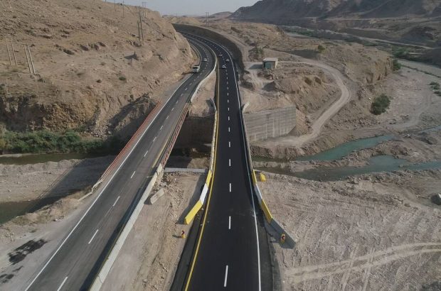 پل صلواتی در محور ایلام - مهران با هدف رفع گرههای ترافیکی و تردد زوار زیر بار ترافیک رفت پل صلواتی در محور ایلام – مهران با هدف رفع گرههای ترافیکی و تردد زوار زیر بار ترافیک رفت