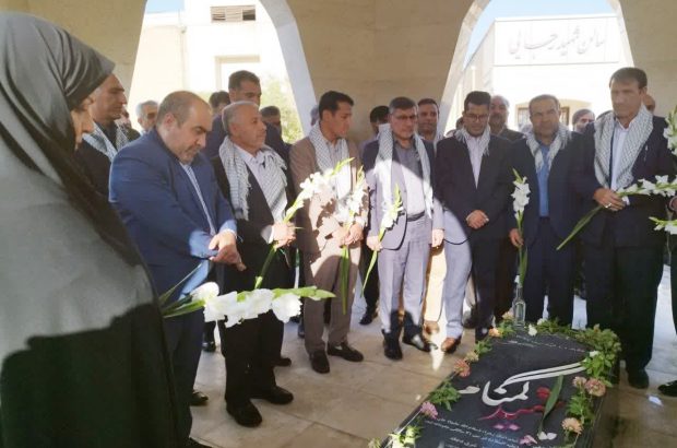 ‌آیین غبارروبی مزار شهید گمنام در استانداری ایلام برگزار شد