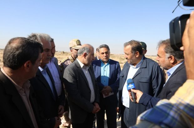 ۱۰۰ هکتار زمین برای نهضت ملی مسکن مهران تأمین شد/ با ایجاد منطقه آزاد تجاری و شهرک اربعین، شهرستان مهران در آیندهای نه چندان دور متحول میشود ۱۰۰ هکتار زمین برای نهضت ملی مسکن مهران تأمین شد/ با ایجاد منطقه آزاد تجاری و شهرک اربعین، شهرستان مهران در آیندهای نه چندان دور متحول میشود