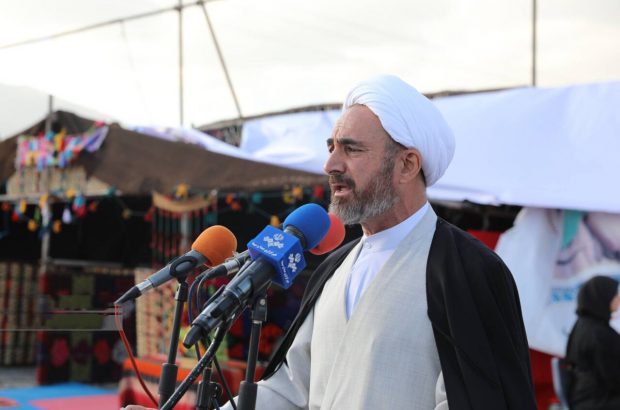 نسل جوان و عموم مردم بایستی برای حفاظت از کیان اسلامی و آرمان های انقلاب در خط رهبری حرکت کنند