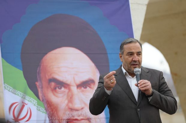 غبارروبی و عطرافشانی مزار شهید گمنام استانداری ایلام