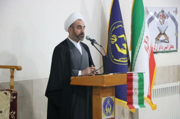 برقراری عدالت در جامعه از مهم ترین وظایف کارگزاران و از دستاوردهای انقلاب اسلامی است برقراری عدالت در جامعه از مهم ترین وظایف کارگزاران و از دستاوردهای انقلاب اسلامی است
