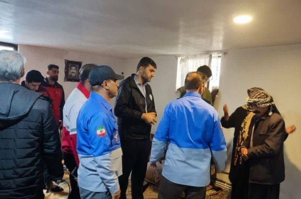 امدادرسانی به ۱۰ نفر متاثر از سیل و آبگرفتگی/ تخلیه آب ۲ منزل مسکونی در شهرستان ایلام توسط نجاتگران هلال احمر