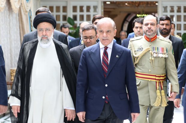 از روابط ۱۰ میلیارد دلاری تجاری و اقتصادی دو کشور تا موافقت نامه های امنیتی و ایجاد مناطق آزاد و ویژه اقتصادی از روابط ۱۰ میلیارد دلاری تجاری و اقتصادی دو کشور تا موافقت نامه های امنیتی و ایجاد مناطق آزاد و ویژه اقتصادی
