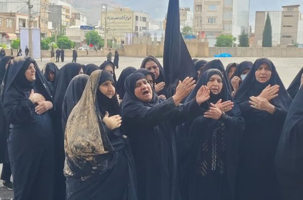 عزاداری زنان ایلامی و شین محلی در سوگ خادم الرضا(ع)، شهید خدمت آیت‌الله رئیسی رییس‌جمهور و همراهان ایشان در مصلی شهر ایلام