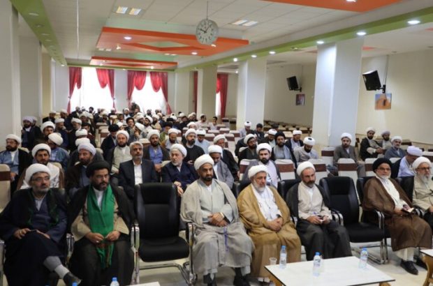 حضور در عرصه انتخابات و مشارکت در این همه پرسی وظیفه است تا با انتخابی درست شایسته ترین فرد برگزیده شود