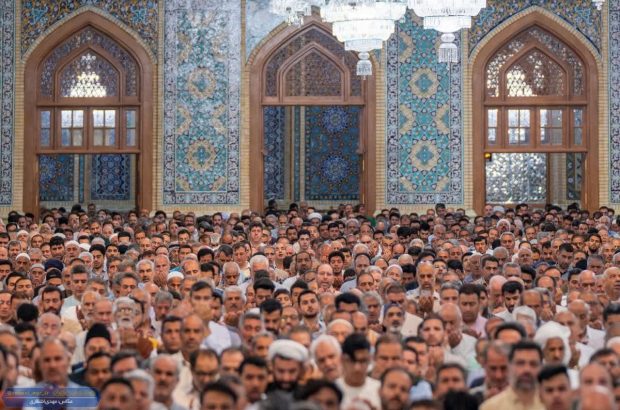 جلوه‌ای زیبا از اقامه نماز عید سعید قربان در حرم مطهر امام رضا علیه السلام