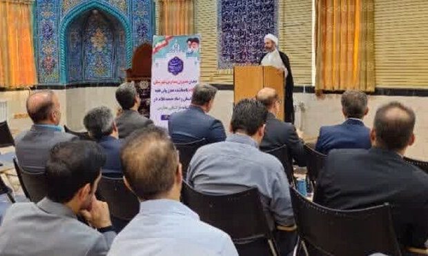 معلم نقش ویژهای برای آموزش و تربیت نسلهای جامعه بر عهده دارد که همراستا با مسئولیت و رسالت انبیاء الهی است معلم نقش ویژهای برای آموزش و تربیت نسلهای جامعه بر عهده دارد که همراستا با مسئولیت و رسالت انبیاء الهی است