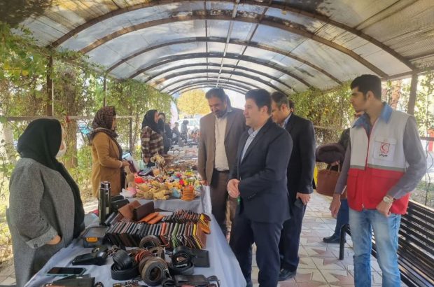 برپایی نمایشگاه صنایع دستی در دانشگاه پیام نور ایلام برپایی نمایشگاه صنایع دستی در دانشگاه پیام نور ایلام
