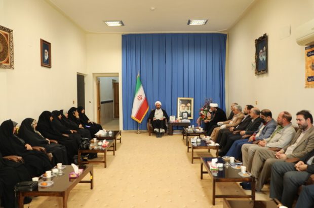 کانون مداحان باید با استفاده از ظرفیت‌های موجود، در برابر جنگ فرهنگی دشمنان مقابله کنند
