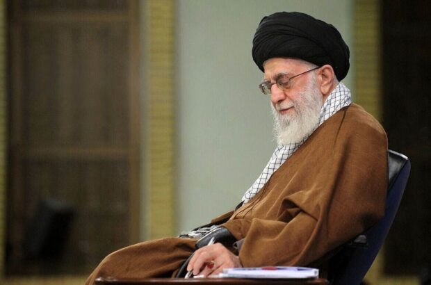 رهبر انقلاب: رژیم صهیونی زیر ضربات جمهوری اسلامی تقریباً از پا درآمد