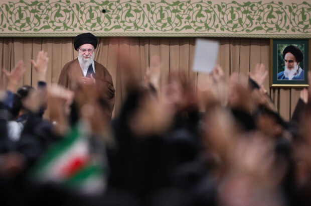 تنها راهحل بسیاری از مشکلات و مصونیتبخشی به کشور، قوی شدن است. قوت مدیریتی، علمی، نظامی و انگیزه. دولت باید امور مربوط به خود را با قوت انجام دهد تنها راهحل بسیاری از مشکلات و مصونیتبخشی به کشور، قوی شدن است. قوت مدیریتی، علمی، نظامی و انگیزه. دولت باید امور مربوط به خود را با قوت انجام دهد
