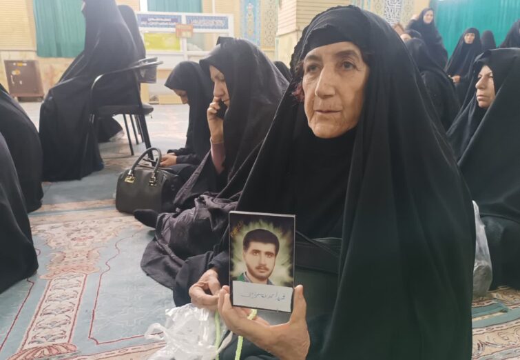 گزارش تصویری/آیینه‌ای از شکوه، عشق و ایثار در ایلام؛ گردهمایی مادران و همسران شهدا در ایلام