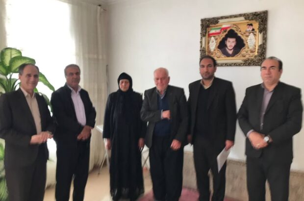 دیدار مدیرکل بنیاد شهید و امور ایثارگران استان ایلام با خانواده های معظم شهدا در چرداول