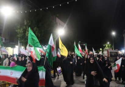 در لباس تئوریسین دشمن را خوشحال و به میلیونها جانفدای ایران در خیابانها تهمت رانتی بودن می زنند