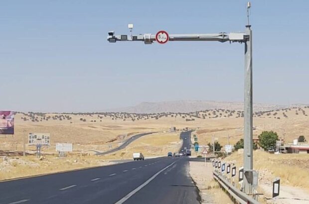ثبت بیش از ۱۰ هزار تخلف سرعت در محورهای مواصلاتی ایلام ثبت بیش از ۱۰ هزار تخلف سرعت در محورهای مواصلاتی ایلام