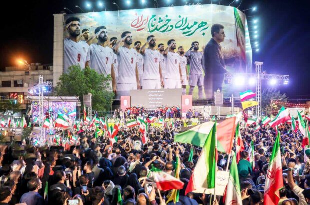 ملت ایران تمام قد پشت تیم ملی هستند و زوزه های خسته عده ای وطن فروش شکست خورده با حمایت قاتلین ملت ایران، راه به جایی نخواهد برد ملت ایران تمام قد پشت تیم ملی هستند و زوزه های خسته عده ای وطن فروش شکست خورده با حمایت قاتلین ملت ایران، راه به جایی نخواهد برد