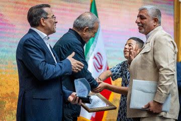 ایثاری به دور از هیاهو در غرب و تقدیر در بلندترین سطح نظام اداری کشور
